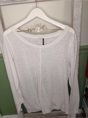 ✨ Akemi + Kin for Anthropologie White Knit Top — Size Large